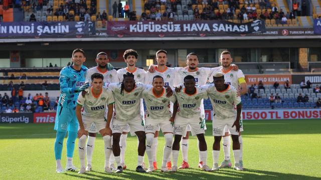 Süper Lig'de Beraberlik: Başakşehir - Alanyaspor Maçı 1-1 Berabere Bitti