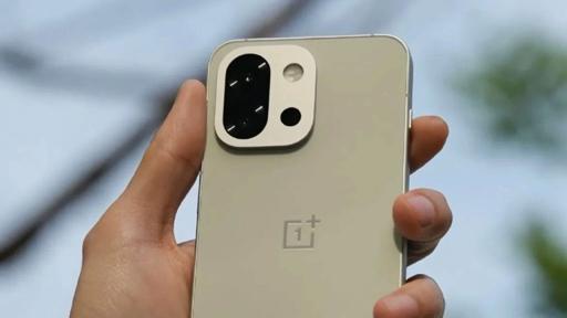 OnePlus 15 ile Ekran Teknolojisinde Yenilik: 165 Hz OLED Panel