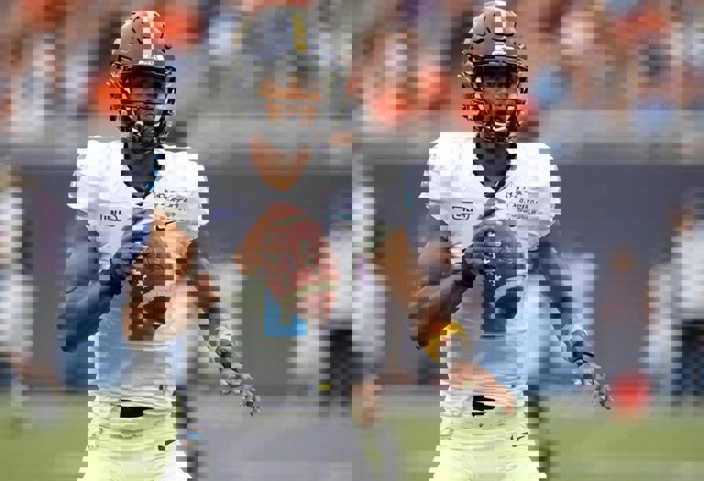 Nico Iamaleava Transfers to UCLA After Tumultuous Exit from Tennessee, Sparking Unofficial Quarterback Trade