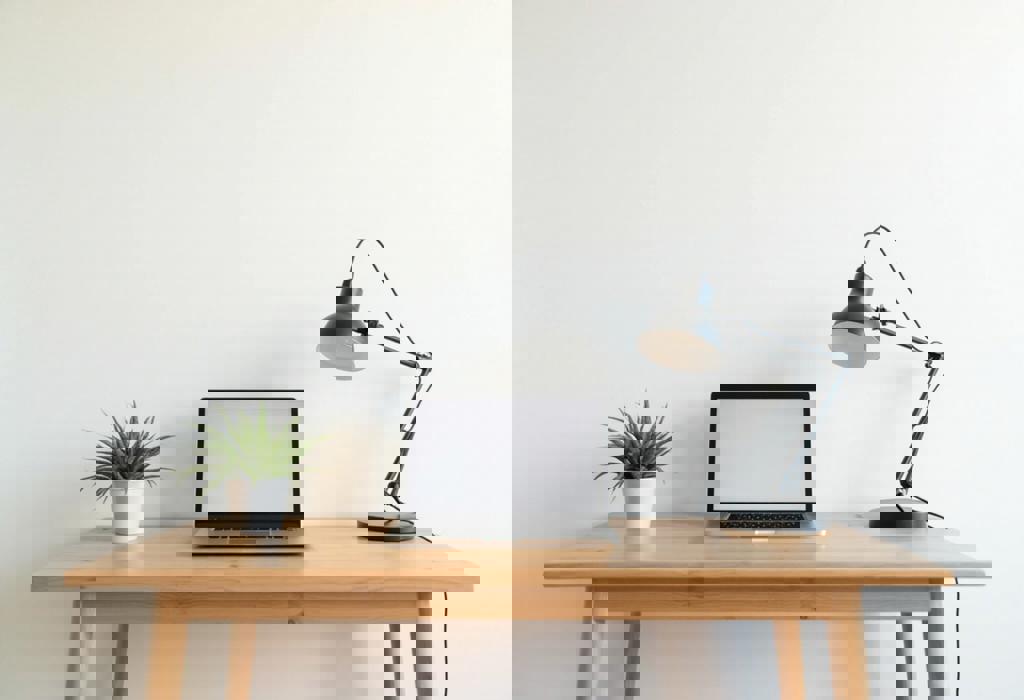 How to Organize a Minimalist Workspace